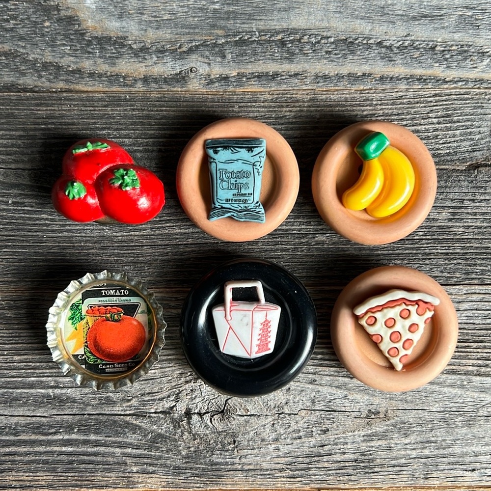 6 | Fun Collection of Magnets - Picture 1 of 3